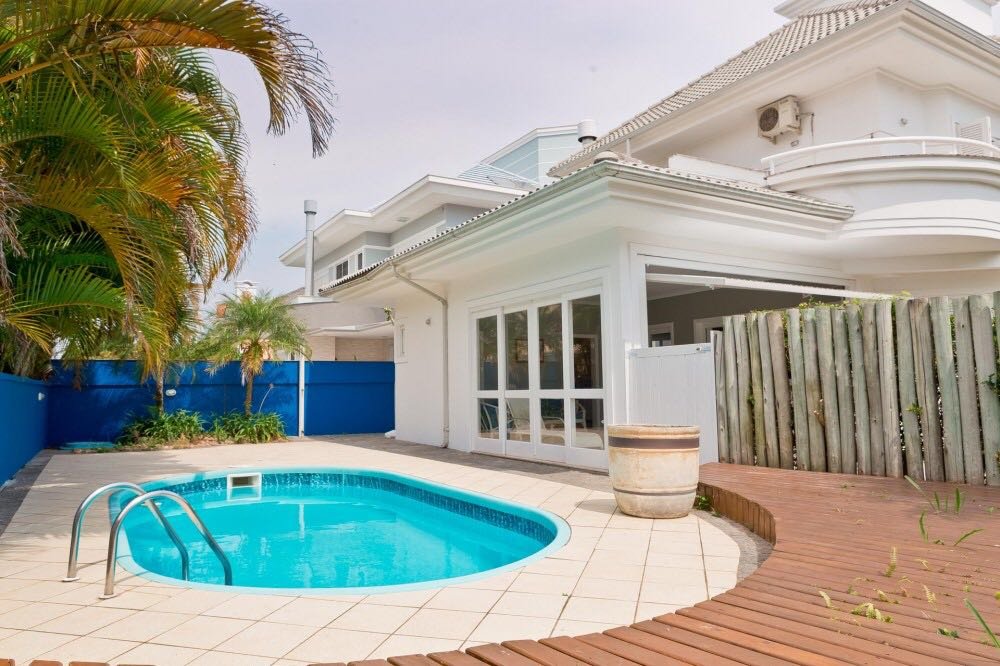 וילה בשם "אנטוני לבן"